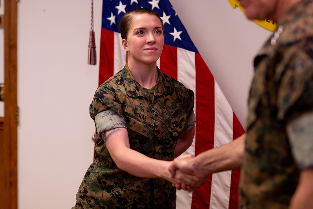 II MEF CG congratulates Marine on Powerlifting Championships
