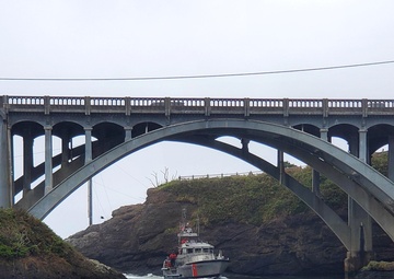 Coast Guard Station Depoe Bay rescues man from water