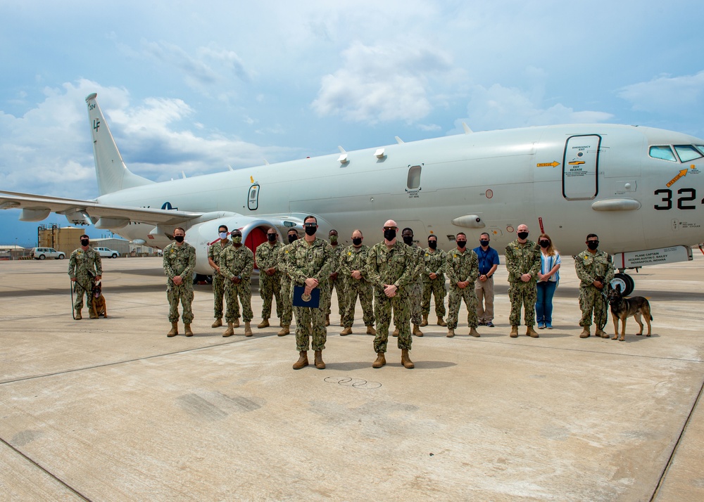 DVIDS - Images - Reenlistment Ceremony on the Camp Lemonnier Flight ...