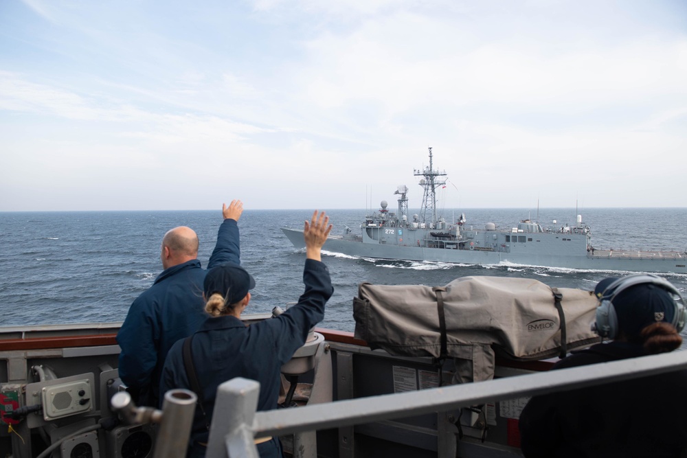 USS Ross (DDG 71) completes a passing exercise with polish Navy.