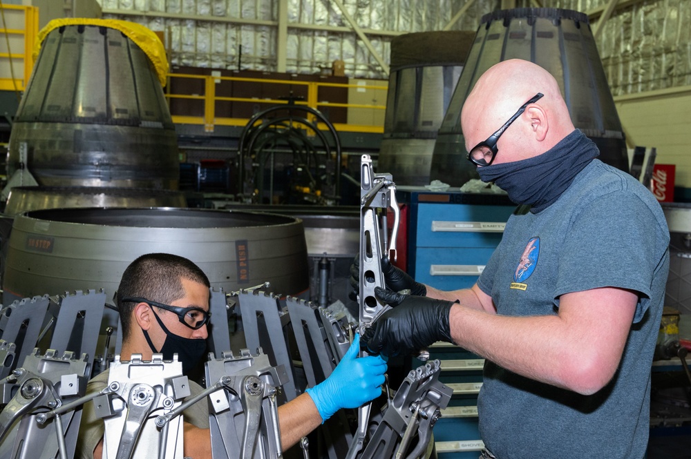 F-16 Jet maintenance