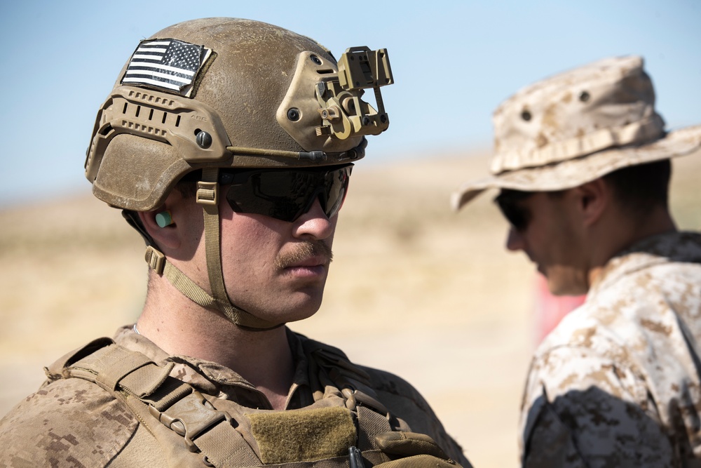 3d Reconnaissance Battalion fires Grenade Launchers during SLTE 1-21