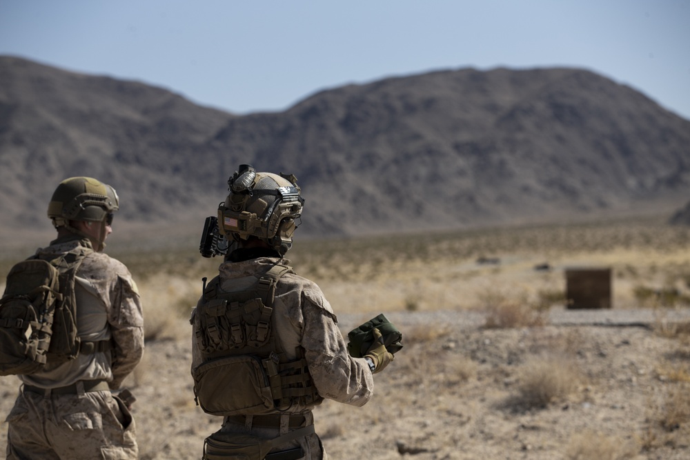 3d Reconnaissance Battalion fires Grenade Launchers during SLTE 1-21