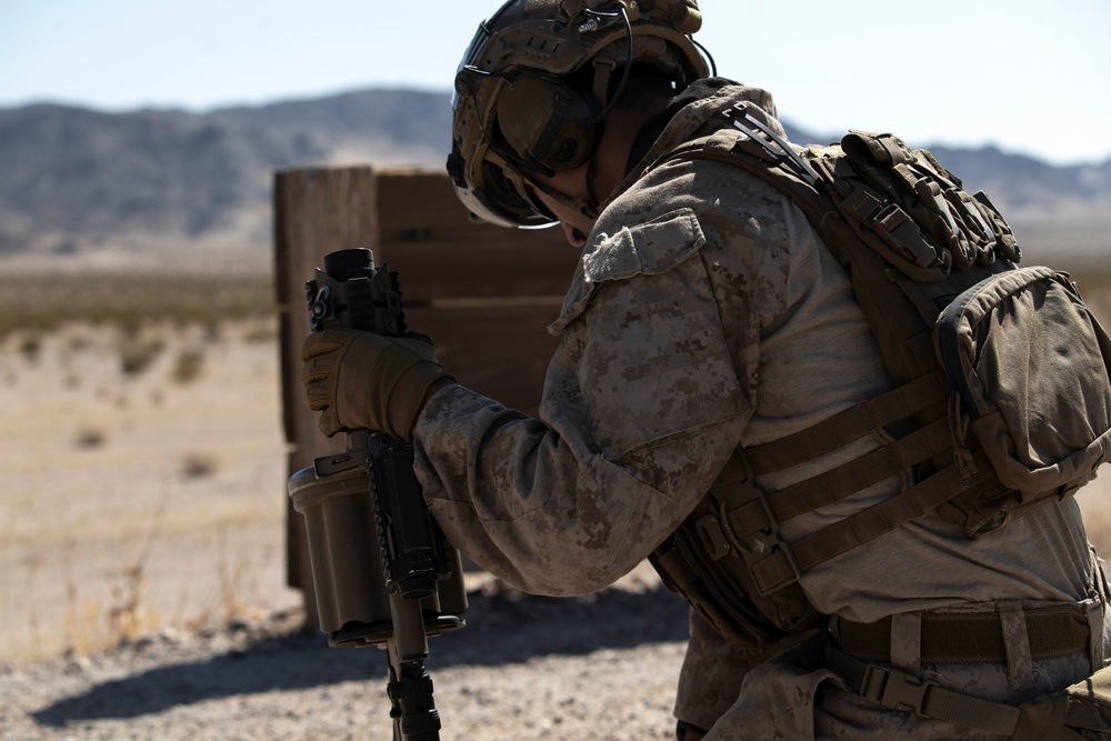 3d Reconnaissance Battalion fires Grenade Launchers during SLTE 1-21