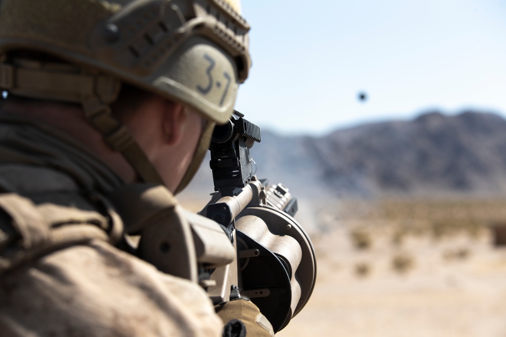 3d Reconnaissance Battalion fires Grenade Launchers during SLTE 1-21