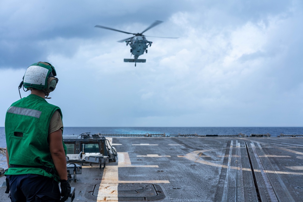 USS Halsey Conducts Helicopter Operations