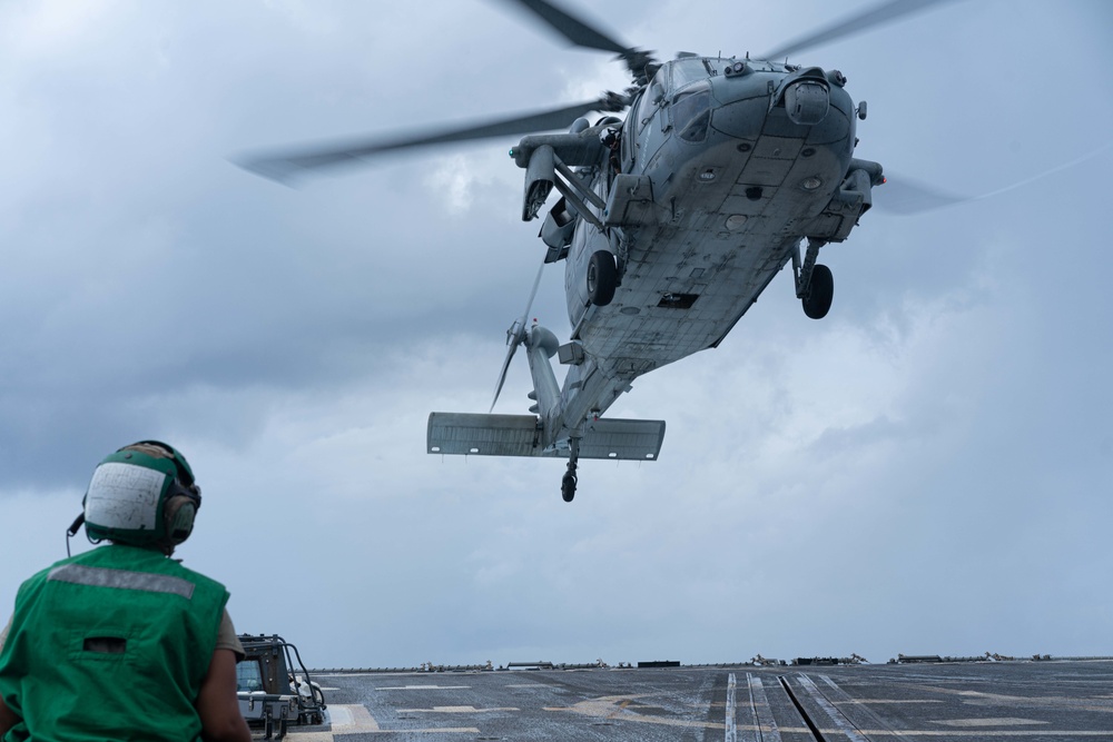 USS Halsey Conducts Helicopter Operations