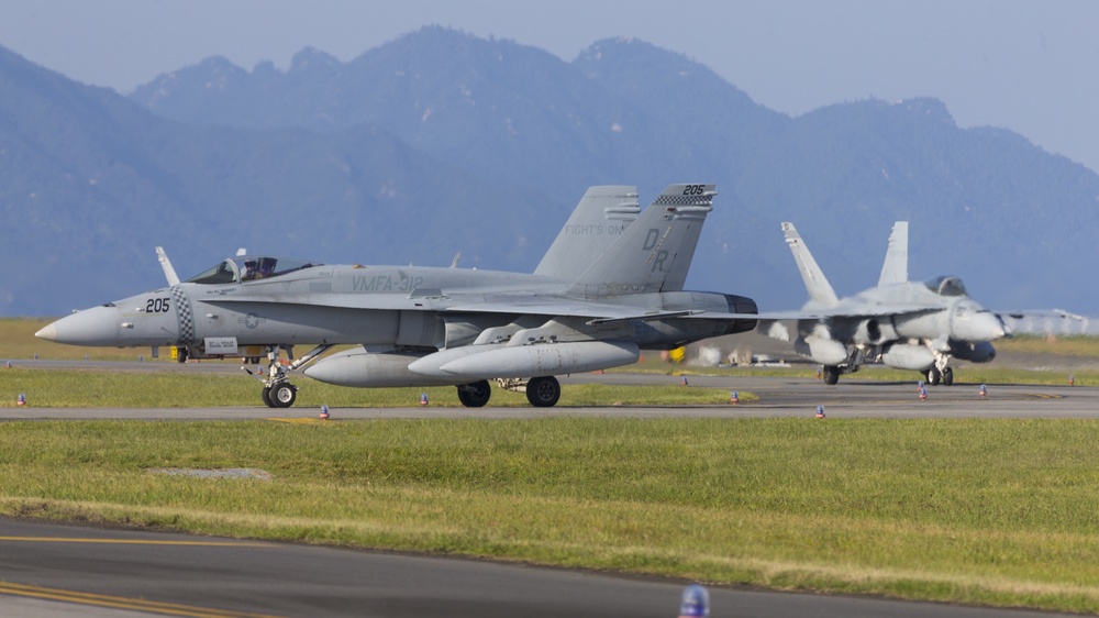 VMFA 312 arrives at MCAS Iwakuni