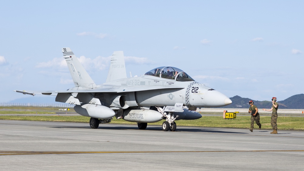 VMFA 312 land at MCAS Iwakuni