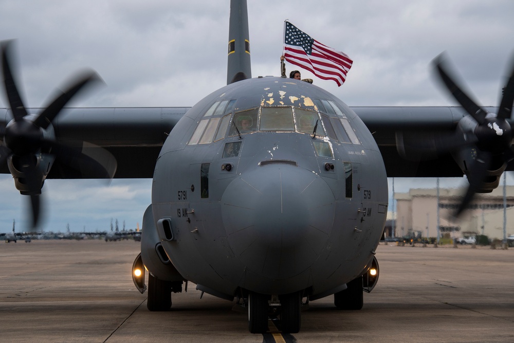 19th Airlift Wing Airmen return home