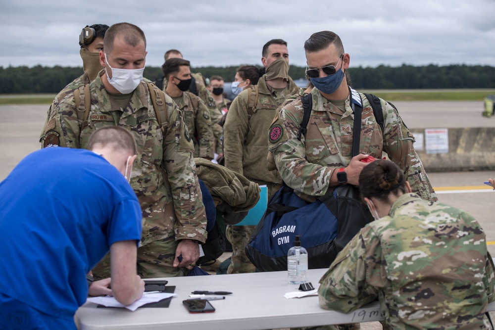 19th Airlift Wing Airmen return home