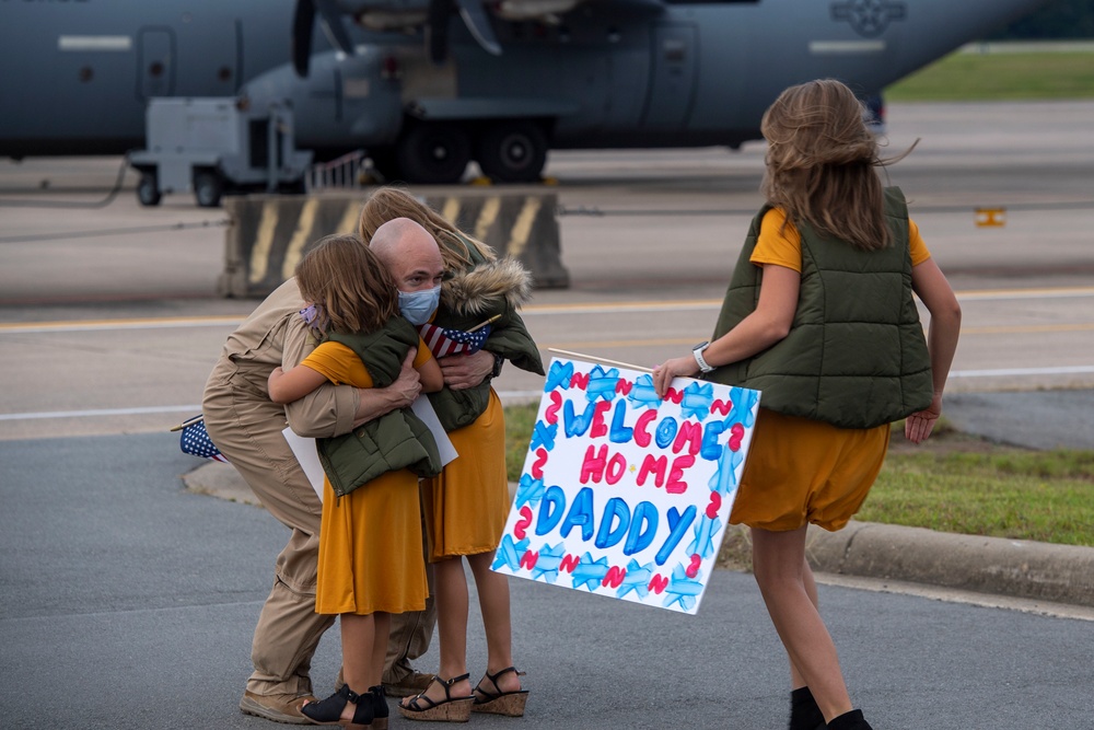 19th Airlift Wing Airmen return home