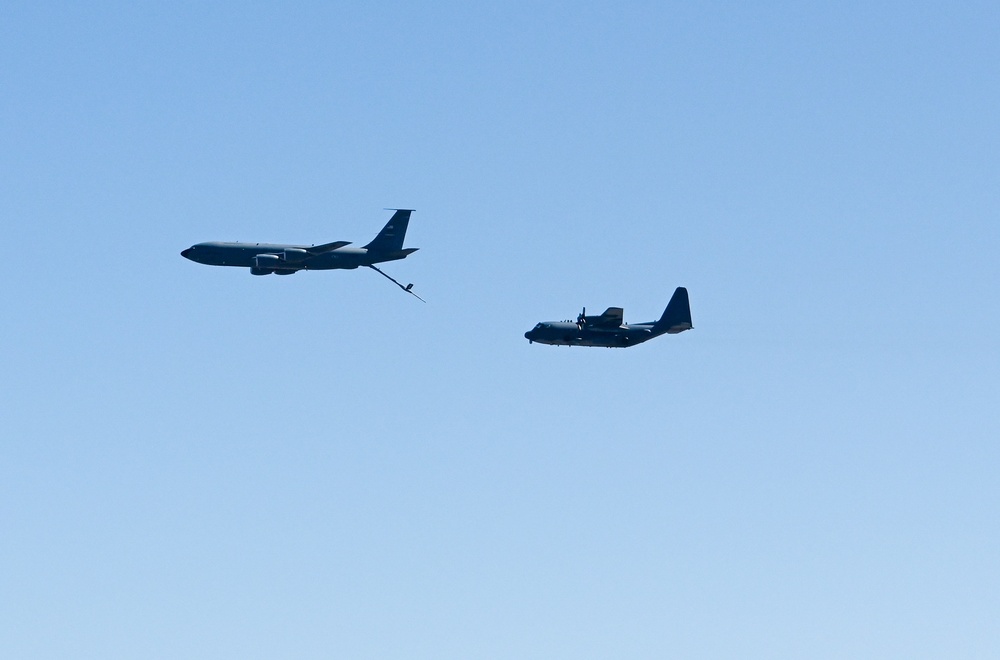 Okies refuel AC-130