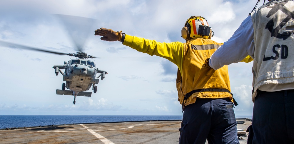 Commander, Expeditionary Strike Group 7 Visits USS Germantown (LSD 42)