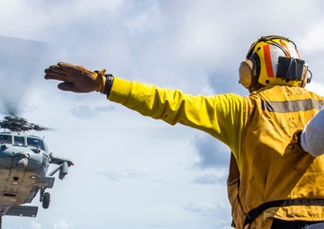 Commander, Expeditionary Strike Group 7 Visits USS Germantown (LSD 42)