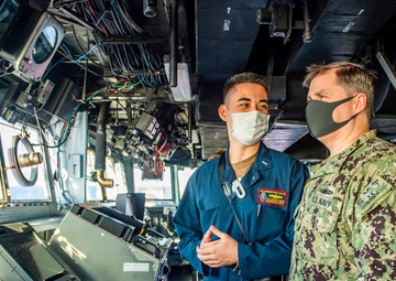 Commander, Expeditionary Strike Group 7 Visits USS Germantown (LSD 42)