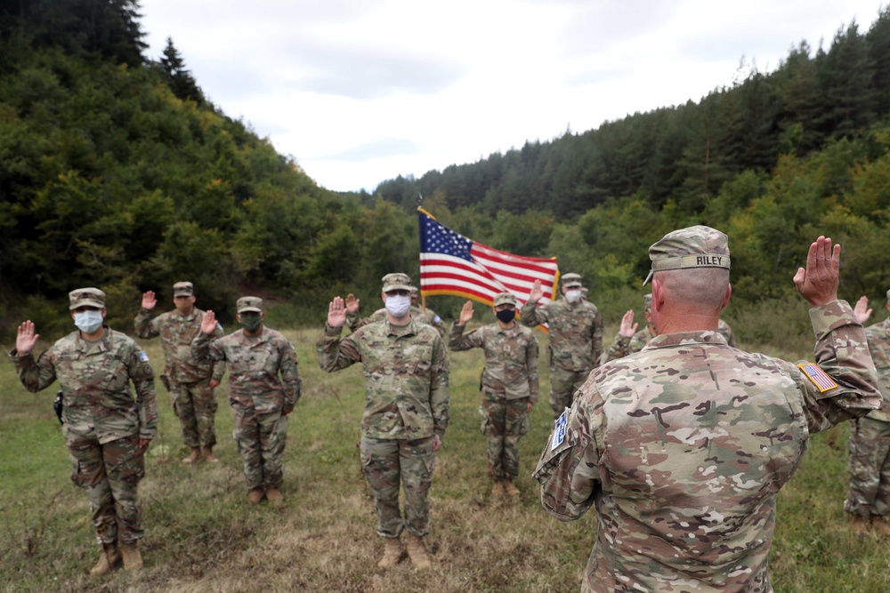 Guardsmen, Reservists reenlist in Kosovo