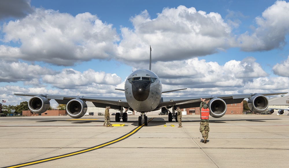 191st Crew Chiefs recover KC-135 at Selfridge