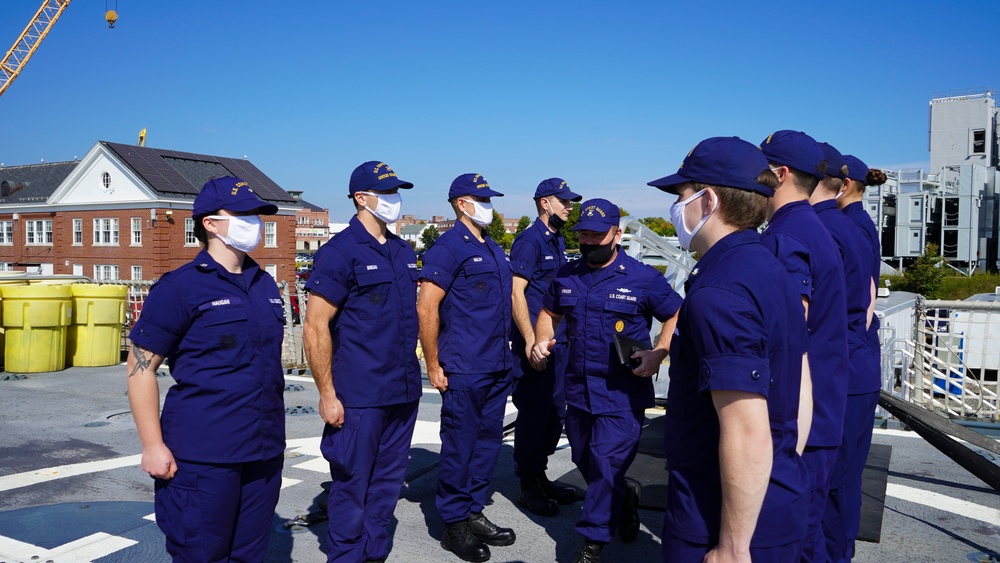 Commander U.S. Coast Guard Atlantic Area visits USCGC Campbell