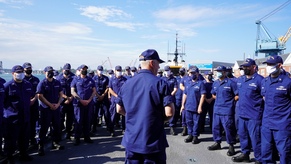 Commander U.S. Coast Guard Atlantic Area visits USCGC Campbell