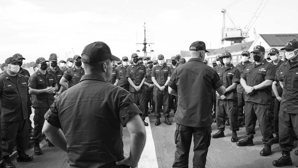 Commander U.S. Coast Guard Atlantic Area visits USCGC Campbell