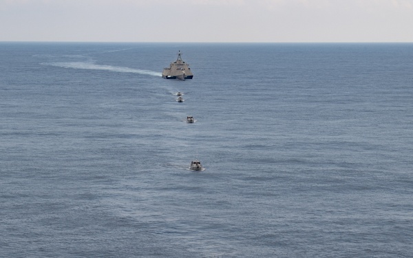 USS Gabrielle Giffords and El Salvadoran Forces Conduct PASSEX