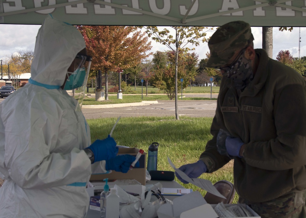 Michigan National Guard performing coronavirus tests in the fall at Bay City