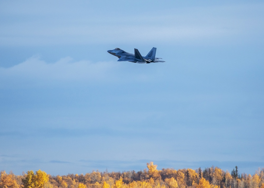 90th FS Raptors takeoff