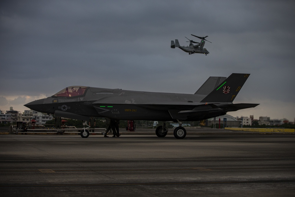 Refueling F-35B Lightning II aircraft