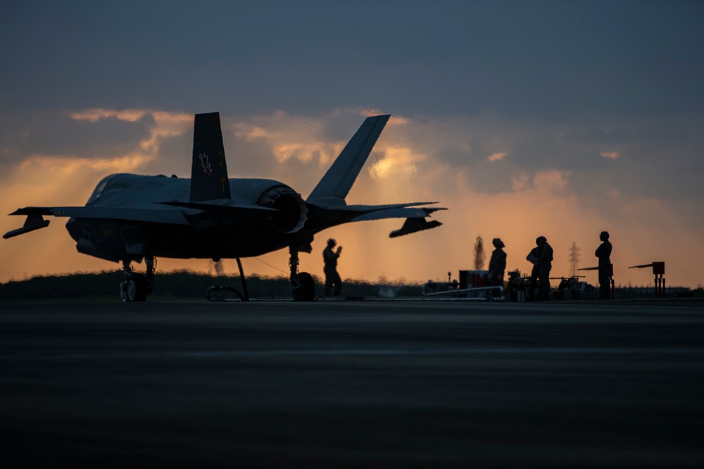 Refueling F-35B Lightning II aircraft