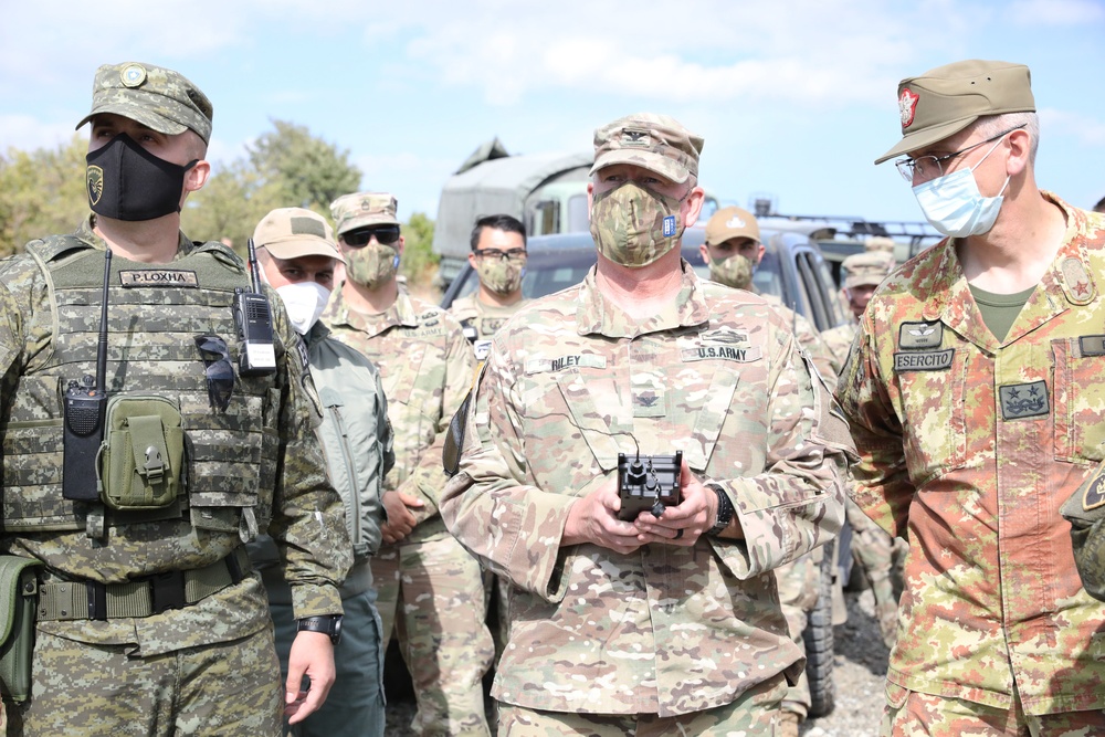 KFOR RC-E conducts joint demolition, observes KSF EOD certification
