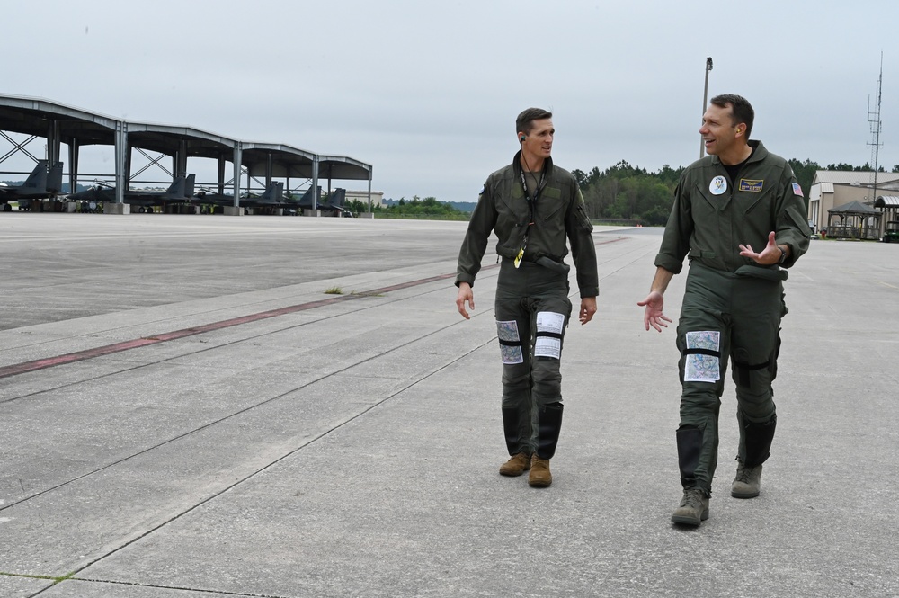 NAS Jax commanding officer takes first F-15 flight
