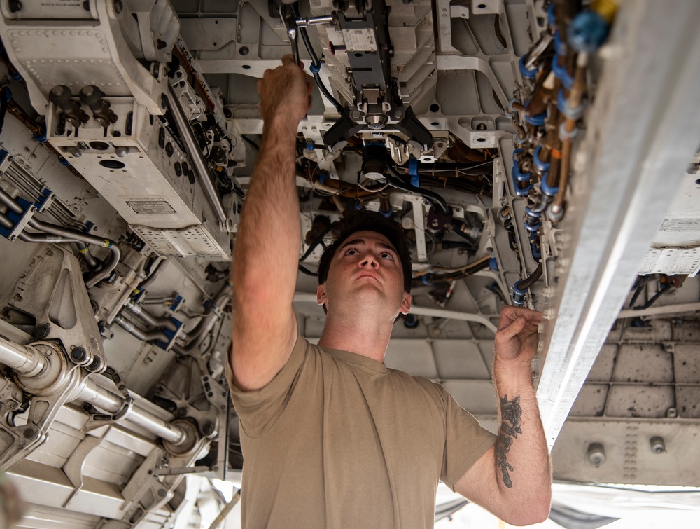 3rd quarter F-22 weapons load competition