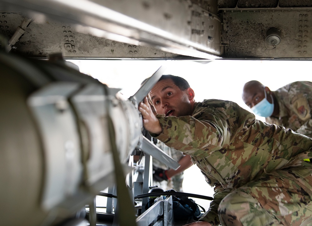 3rd quarter F-22 weapons load competition