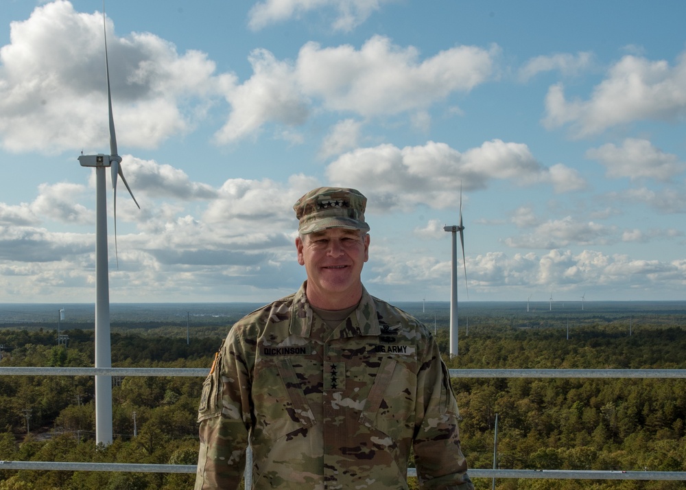 Commander of United States Space Command visits 6th Space Warning Squadron, Cape Cod Air Force Station, Mass.