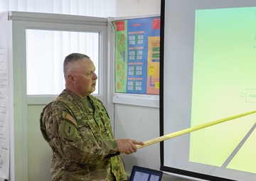 Task Force Illini advises Ukrainian instructors on Tactical Operation Center operations