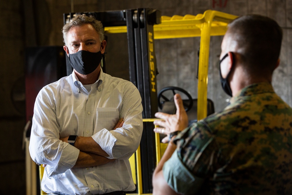 Congressman Scott Peters tours MCAS Miramar