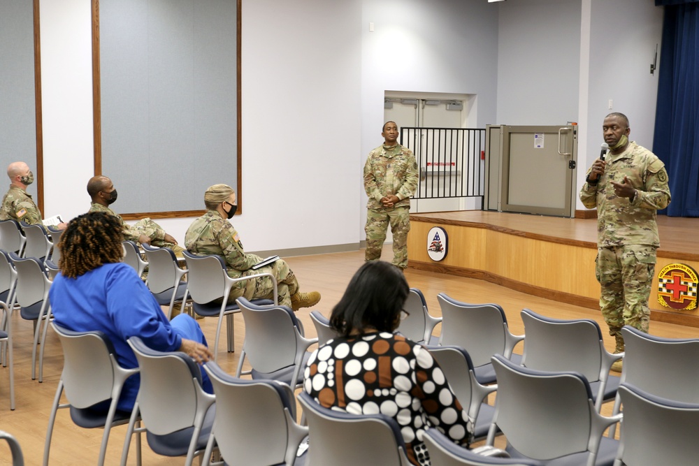 The Surgeon General of the Army, MEDCOM leadership, visits Winn ACH