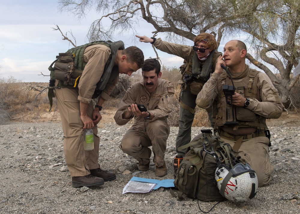 HSC 4 aircrew participate in escape and evasion tactics