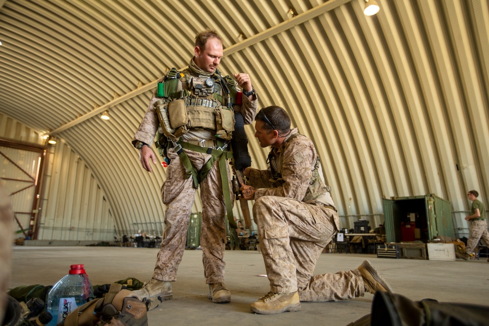 3d Reconnaissance Battalion Conducts Jump Operations During SLTE 1-21