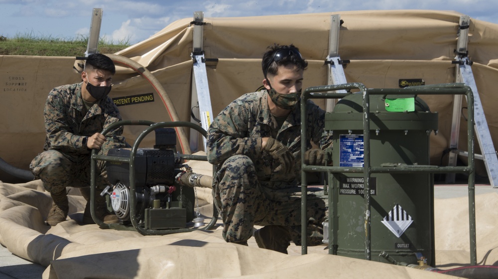 Joint FARP: US Marines, Army work together