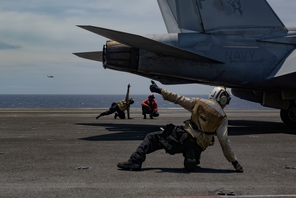 USS Ronald Reagan (CVN 76) Flight Operations