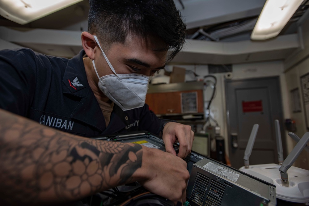 USS Ronald Reagan (CVN 76) Network operations