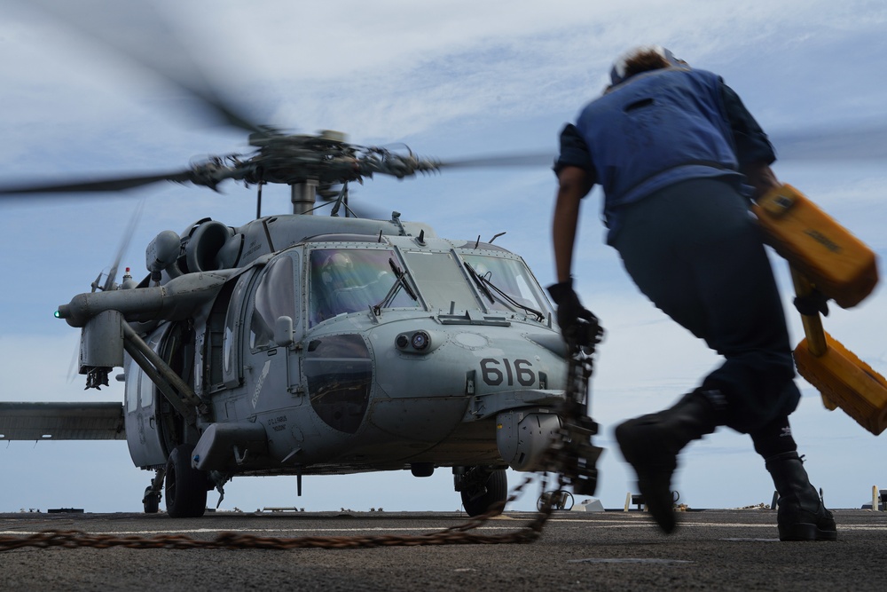 USS Halsey Conducts Helicopter Operations