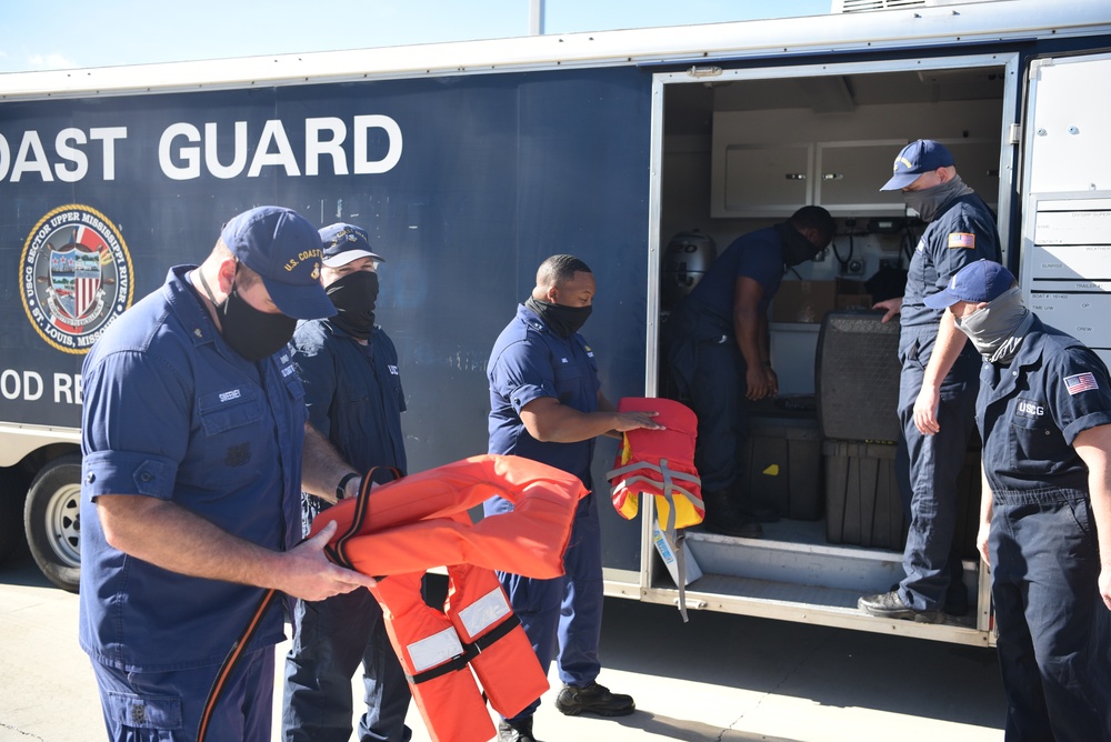 Coast Guard Sector Upper Mississippi prepare to respond to Hurricane Delta