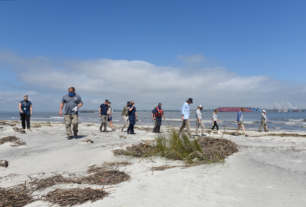 Responders practice Shoreline Cleanup and Assessment Technique