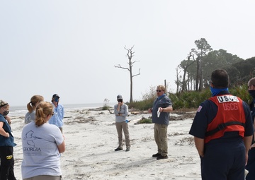 St. Simons Sound Incident Environmental Unit leader facilitates Shoreline Cleanup and Assessment Technique team training