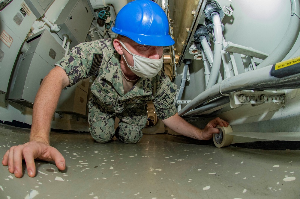 GHWB Sailor Prepares A Passageway For Painting