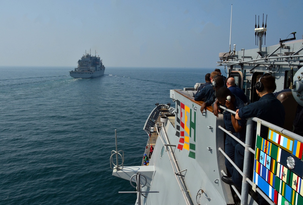 USS PHILIPPINE SEA VERTREP/RAS WITH USNS MATTHEW PERRY