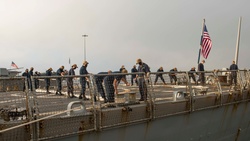 USS Stout (DDG 55) Returns to Naval Station Norfolk [Image 2 of 6]